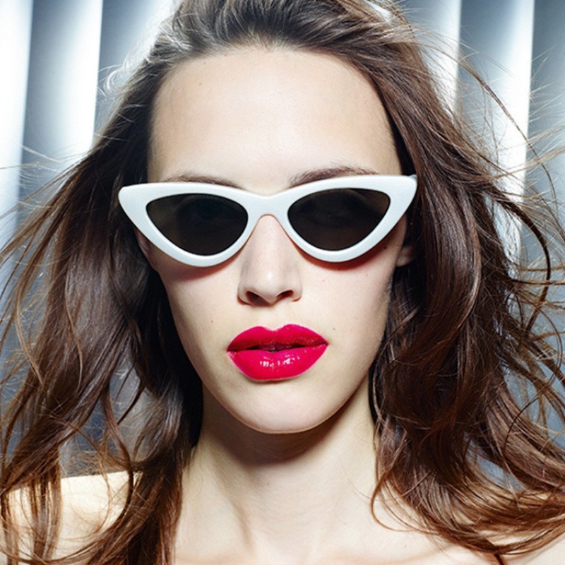 Streetwear Brand Red - Occhiali da Sole Sexy a Triangolo