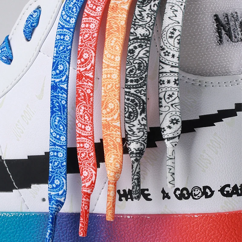 Fiore di anacardi Lacci delle  - Travis Scott Lace recensione e prezzo