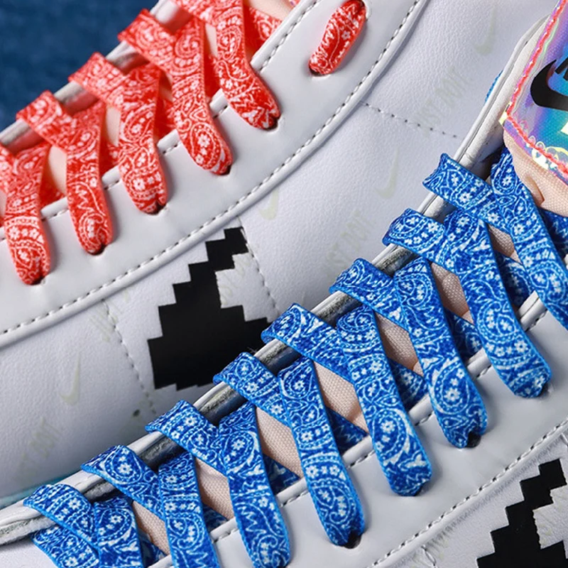 Fiore di anacardi Lacci delle  - Travis Scott Lace recensione e prezzo