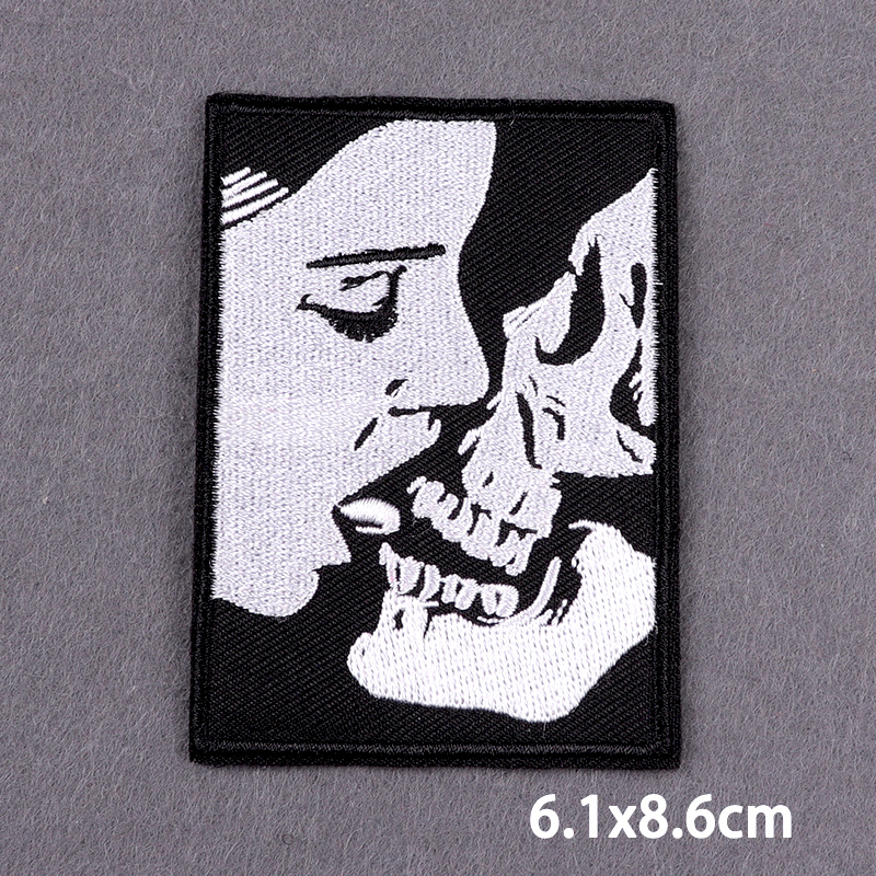 Toppe Ricamate Termoadesive a  - Streetwear Brand Stickers recensione e prezzo