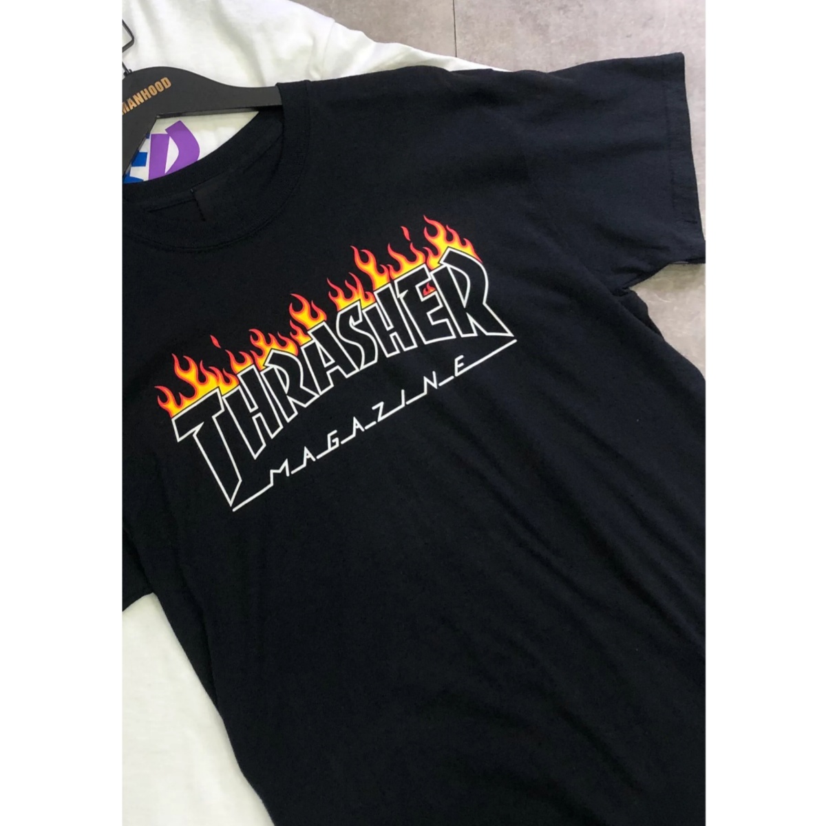 T-shirt Classica con Logo FLAM - Streetwear Brand Magazine recensione e prezzo