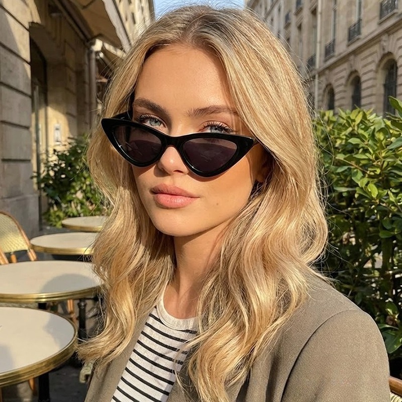 Occhiali da Sole Sexy a Triang - Streetwear Brand Red recensione e prezzo
