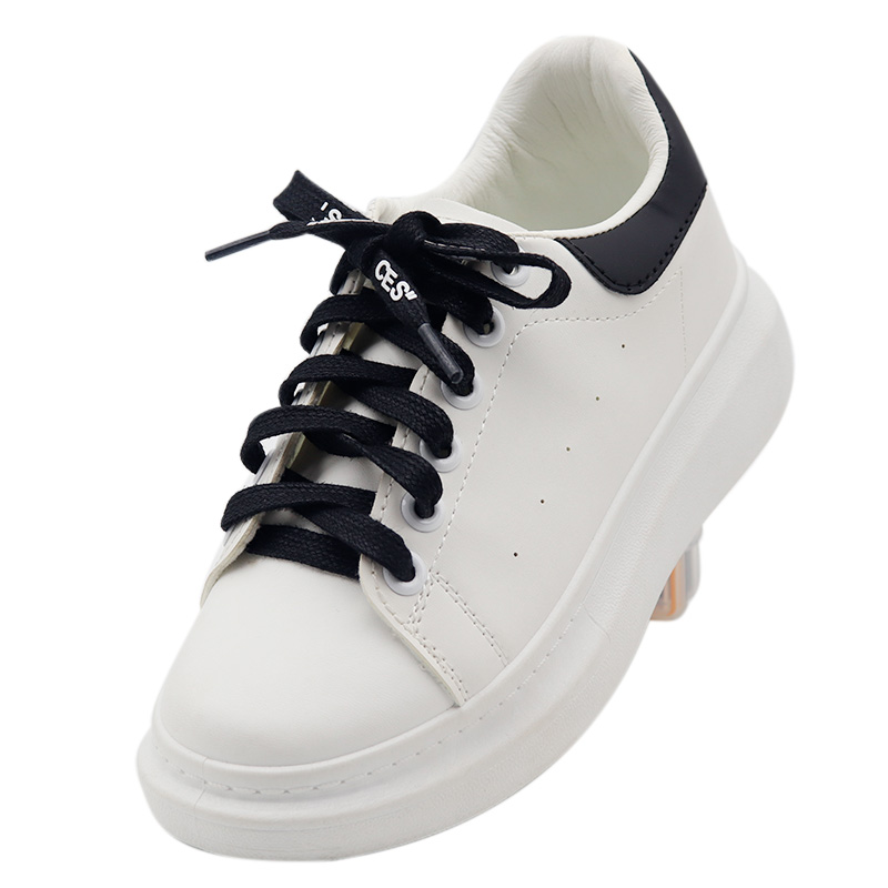 Lacci piatti in materiale poli - Travis Scott Lace recensione e prezzo